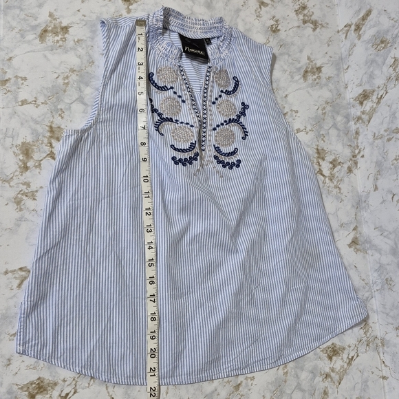 Nanette Lepore Ruffle VNeck Tank Medium Embroidered Striped Boho Blue White - Picture 4 of 9